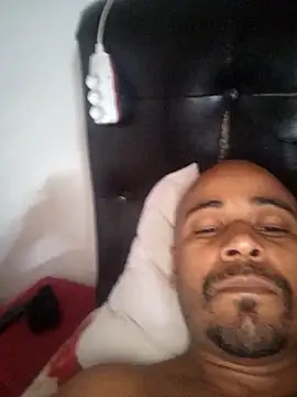 Snapshot of reisloko chatting on November 20, 6:18 pm reisloko online show from November 20, 6:18 pm