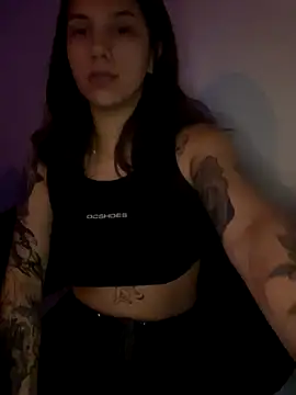 Snapshot of Kissmalditox chatting on November 7, 7:19 am Kissmalditox online show from November 7, 7:19 am