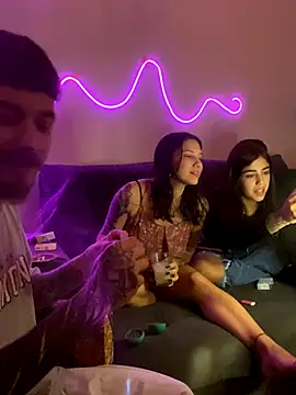 Snapshot of Kissmalditox chatting on November 18, 2:28 am Kissmalditox online show from November 18, 2:28 am