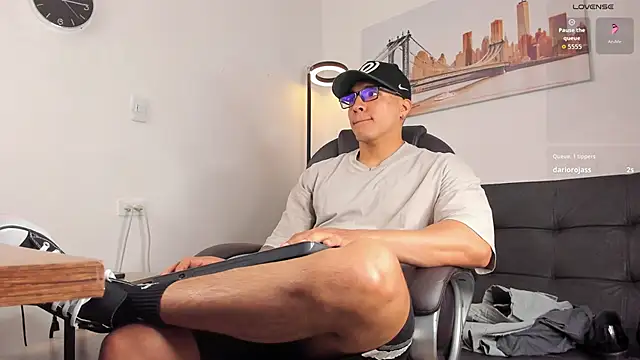 Snapshot of Dash_Bukoski chatting on January 17, 3:17 pm Dash Bukoski online show from January 17, 3:17 pm