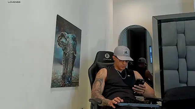 Snapshot of Dash_Bukoski chatting on February 19, 11:39 am Dash Bukoski online show from February 19, 11:39 am