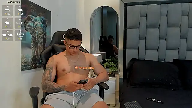 Snapshot of Dash_Bukoski chatting on February 21, 2:51 pm Dash Bukoski online show from February 21, 2:51 pm