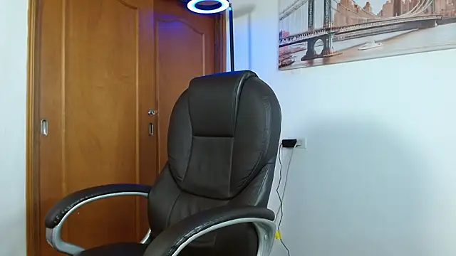 Snapshot of Dash_Bukoski chatting on March 4, 1:39 pm Dash Bukoski online show from March 4, 1:39 pm