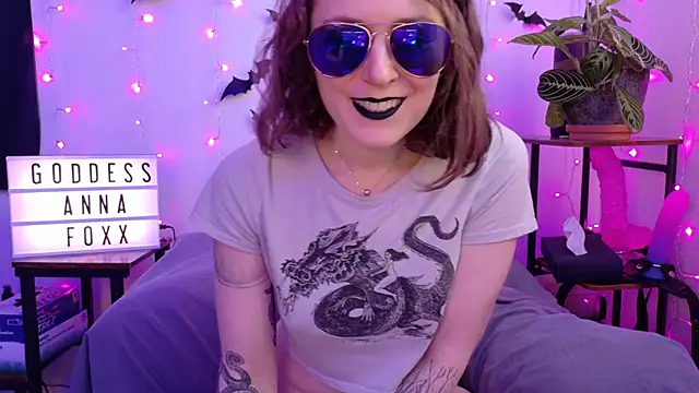 mistressannafoxx online show from March 13, 9:10 pm