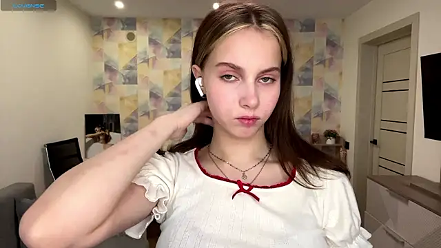 NylaNadler online show from February 9, 6:06 am