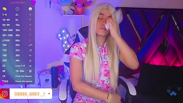 Snapshot of derek_greyy_ chatting on October 11, 9:35 pm derek greyy online show from October 11, 9:35 pm