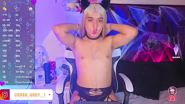 Snapshot of derek_greyy_ chatting on October 17, 10:45 pm derek greyy online show from October 17, 10:45 pm