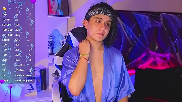 Snapshot of derek_greyy_ chatting on October 26, 8:37 pm derek greyy online show from October 26, 8:37 pm