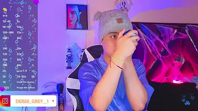 Snapshot of derek_greyy_ chatting on October 27, 6:23 pm derek greyy online show from October 27, 6:23 pm