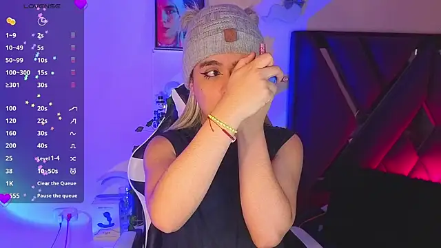 Snapshot of derek_greyy_ chatting on November 12, 6:41 pm derek greyy online show from November 12, 6:41 pm