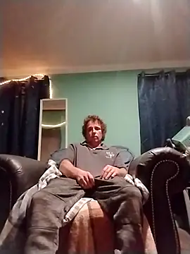 Snapshot of CatchyPart93 chatting on December 18, 9:37 am CatchyPart93 online show from December 18, 9:37 am