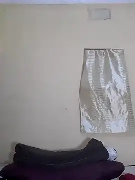 Snapshot of PRINCESSEMELXX93 chatting on December 2, 2:39 am PRINCESSEMELXX93 online show from December 2, 2:39 am