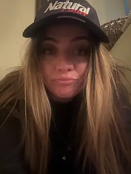 M1l3yD3w online show from November 22, 8:52 pm