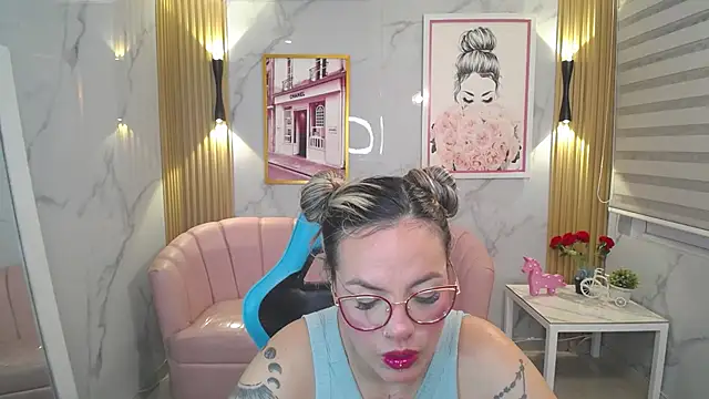 Jade Jones a online show from September 21, 3:52 am