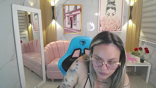 Jade Jones a online show from October 9, 3:48 am