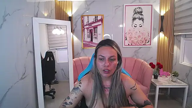 Jade Jones a online show from October 19, 3:40 am