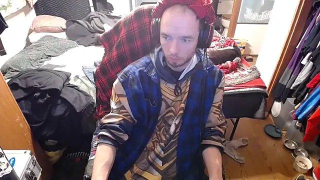 Snapshot of womenhateme69 chatting on October 20, 6:25 am womenhateme69 online show from October 20, 6:25 am