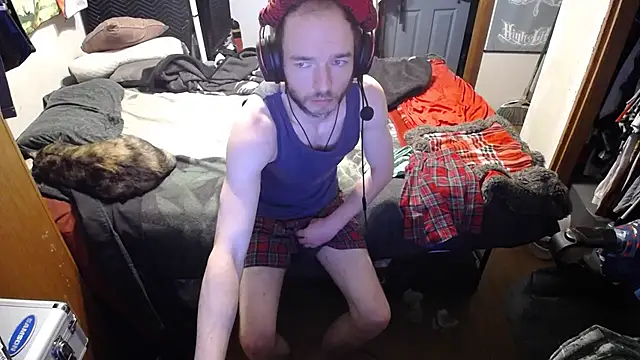 Snapshot of womenhateme69 chatting on November 28, 3:31 am womenhateme69 online show from November 28, 3:31 am