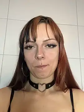 Snapshot of LilithKinkyDesire chatting on April 6, 7:26 pm LilithKinkyDesire online show from April 6, 7:26 pm