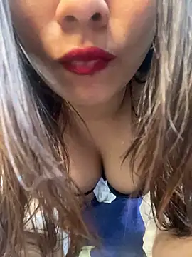 Snapshot of april_0066 chatting on October 12, 4:06 pm april 0066 online show from October 12, 4:06 pm