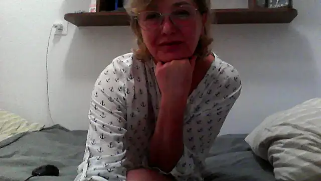 IrynaMolbertx online show from September 15, 7:58 pm