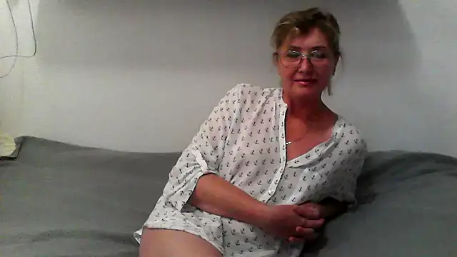 IrynaMolbertx online show from September 23, 7:17 pm