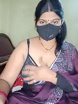Snapshot of reena502 chatting on July 8, 3:44 am reena502 online show from July 8, 3:44 am