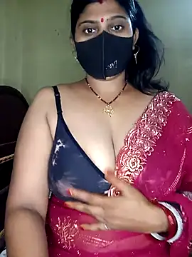 Snapshot of reena502 chatting on July 16, 10:21 am reena502 online show from July 16, 10:21 am
