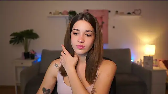 kissie cat online show from December 4, 2:04 pm