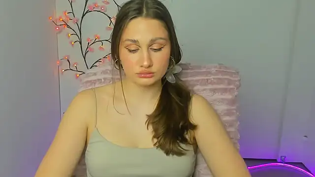 Stefanie Sweet online show from March 24, 6:57 pm