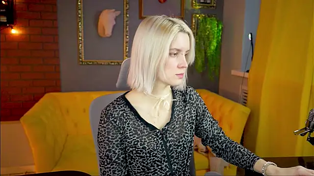 BethanyCloud online show from February 17, 5:26 am