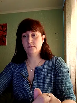 Amandda  online show from April 17, 6:05 am