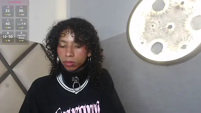 Snapshot of venus-03 chatting on February 7, 3:43 am venus-03 online show from February 7, 3:43 am