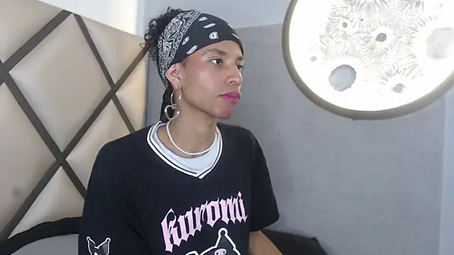 Snapshot of venus-03 chatting on February 24, 3:26 am venus-03 online show from February 24, 3:26 am