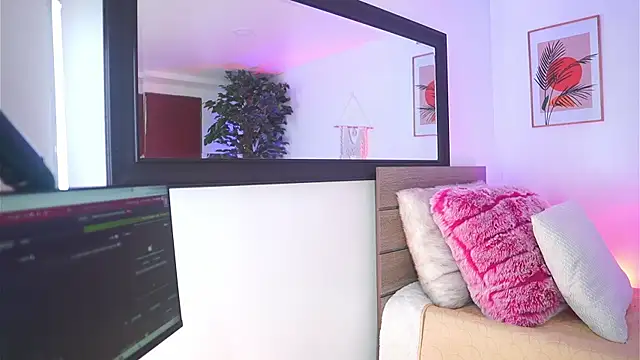 melissa laurent  online show from November 6, 12:28 pm