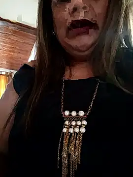 Mia-Glow online show from March 8, 2:32 pm