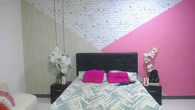 minha tanisha online show from September 13, 5:07 am