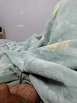 Snapshot of Desiandaz chatting on November 16, 3:50 pm Desiandaz online show from November 16, 3:50 pm