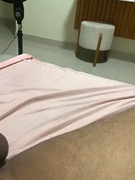 Phenrik989 online show from March 3, 11:43 pm