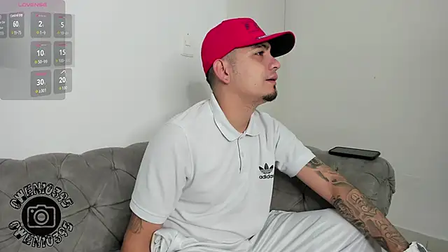 Snapshot of OwenStonne_ chatting on October 11, 3:50 am OwenStonne online show from October 11, 3:50 am