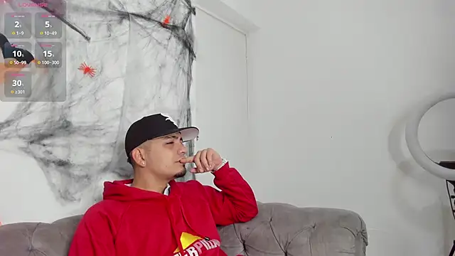 Snapshot of OwenStonne_ chatting on October 24, 4:20 am OwenStonne online show from October 24, 4:20 am