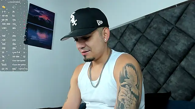 Snapshot of OwenStonne_ chatting on November 14, 12:26 pm OwenStonne online show from November 14, 12:26 pm