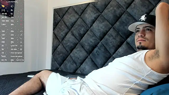 Snapshot of OwenStonne_ chatting on November 15, 12:56 pm OwenStonne online show from November 15, 12:56 pm