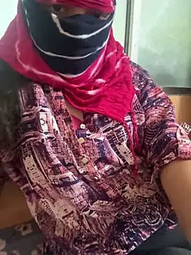 Snapshot of crazy111girl chatting on February 4, 12:22 pm crazy111girl online show from February 4, 12:22 pm