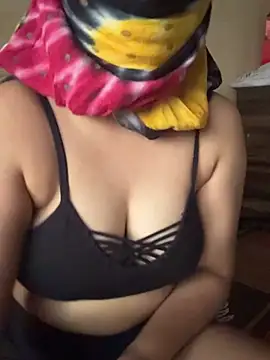 Snapshot of crazy111girl chatting on February 9, 7:01 am crazy111girl online show from February 9, 7:01 am