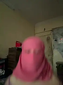 Snapshot of crazy111girl chatting on March 11, 8:53 am crazy111girl online show from March 11, 8:53 am