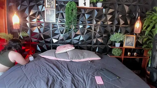 April  foxx online show from November 7, 3:23 pm