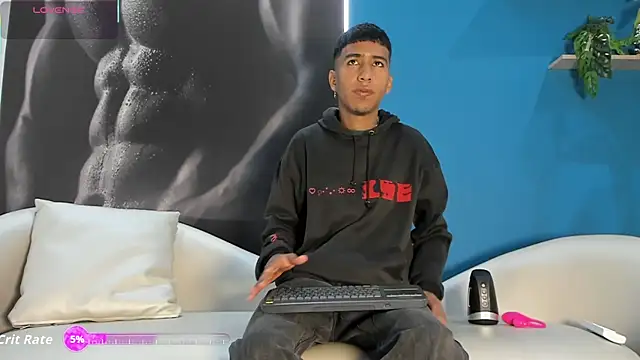 Snapshot of ender_h0t chatting on October 11, 2:04 pm ender h0t online show from October 11, 2:04 pm