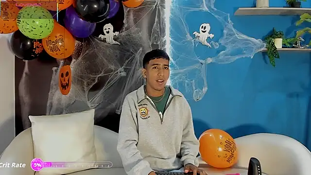 Snapshot of ender_h0t chatting on October 15, 1:55 pm ender h0t online show from October 15, 1:55 pm