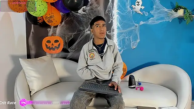 Snapshot of ender_h0t chatting on October 25, 1:51 pm ender h0t online show from October 25, 1:51 pm